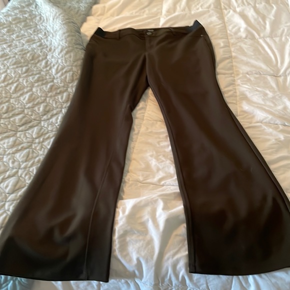 Simply Vera Vera Wang Pants - Beautiful brown simply vera size large boot cut stretchy pants